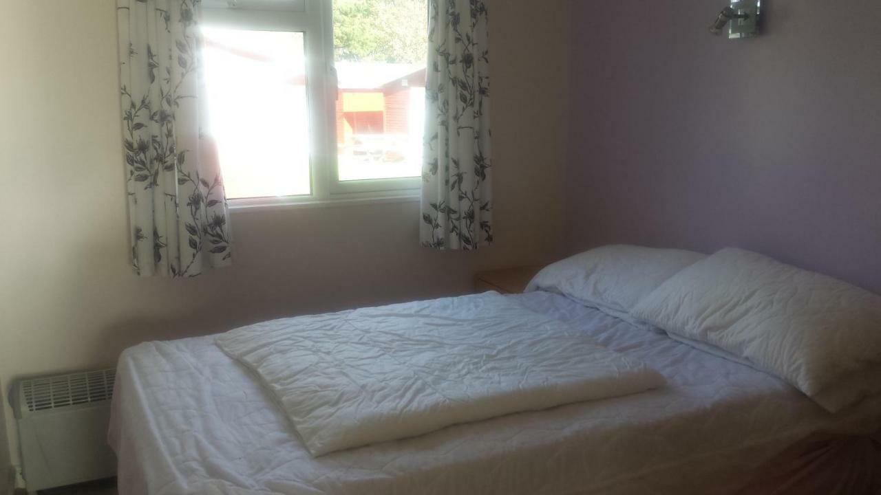 Chalets & Lodges At Atlantic Bays Holiday Park Padstow Εξωτερικό φωτογραφία